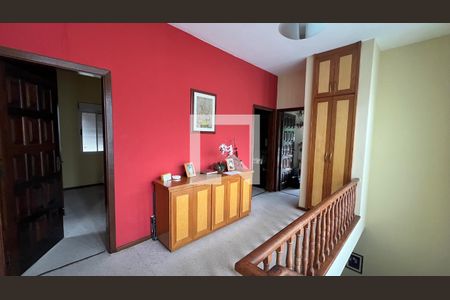 Casa à venda com 330m², 3 quartos e 3 vagas Casa à venda com 330m², 3 quartos e 3 vagasLiving