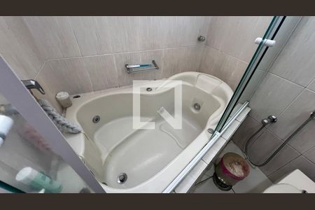 Casa à venda com 330m², 3 quartos e 3 vagas Casa à venda com 330m², 3 quartos e 3 vagasBanheiro