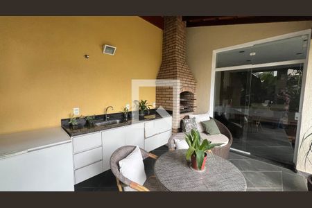 Casa à venda com 330m², 3 quartos e 3 vagas Casa à venda com 330m², 3 quartos e 3 vagasChurrasqueira