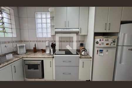 Casa à venda com 330m², 3 quartos e 3 vagas Casa à venda com 330m², 3 quartos e 3 vagasCozinha