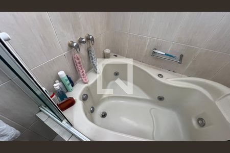 Casa à venda com 330m², 3 quartos e 3 vagas Casa à venda com 330m², 3 quartos e 3 vagasBanheiro