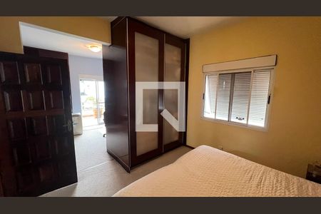 Casa à venda com 330m², 3 quartos e 3 vagas Casa à venda com 330m², 3 quartos e 3 vagasSuite