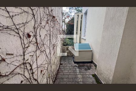 Casa à venda com 330m², 3 quartos e 3 vagas Casa à venda com 330m², 3 quartos e 3 vagasCanil