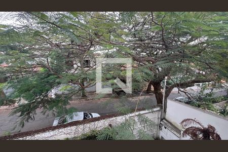 Casa à venda com 330m², 3 quartos e 3 vagas Casa à venda com 330m², 3 quartos e 3 vagasSacada do quarto 2