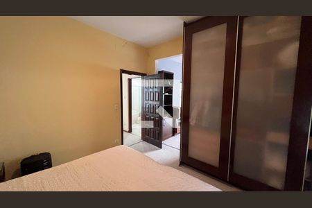 Casa à venda com 330m², 3 quartos e 3 vagas Casa à venda com 330m², 3 quartos e 3 vagasSuite