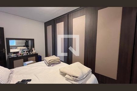 Casa à venda com 330m², 3 quartos e 3 vagas Casa à venda com 330m², 3 quartos e 3 vagasQuarto 1