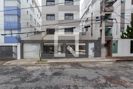 Apartamento à venda com 119m², 3 quartos e 2 vagas Apartamento à venda com 119m², 3 quartos e 2 vagasFachada