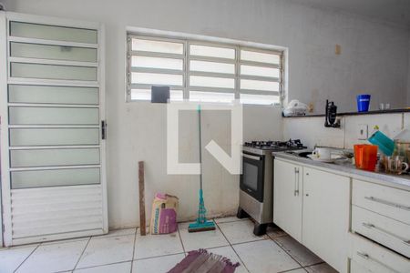 Casa à venda com 165m², 3 quartos e 2 vagas