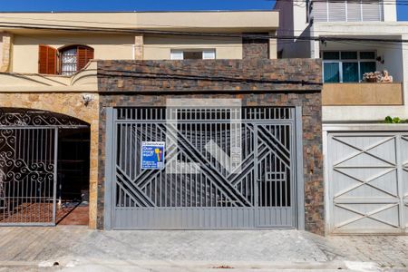 Casa para alugar com 200m², 3 quartos e 2 vagas Casa para alugar com 200m², 3 quartos e 2 vagasFachada