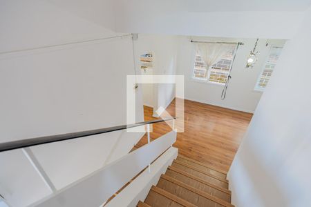 Casa à venda com 300m², 5 quartos e 3 vagasEscada