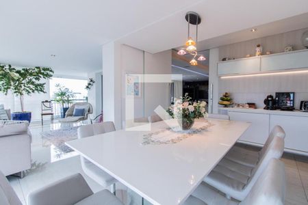 Apartamento à venda com 216m², 3 quartos e 4 vagas
