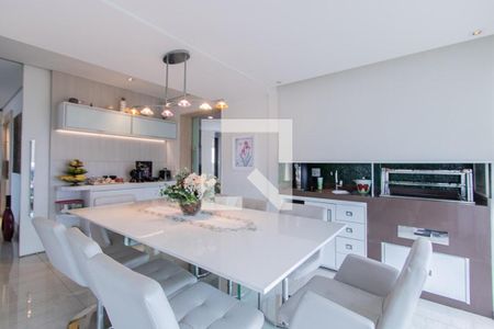 Apartamento à venda com 216m², 3 quartos e 4 vagas