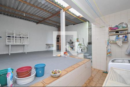 Casa à venda com 180m², 3 quartos e 2 vagas