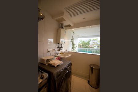 Apartamento à venda com 140m², 3 quartos e 2 vagas Apartamento à venda com 140m², 3 quartos e 2 vagasCozinha e Área de Serviço