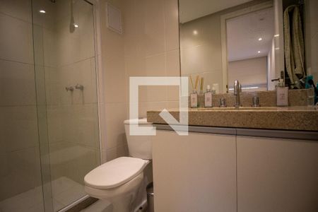 Apartamento à venda com 140m², 3 quartos e 2 vagas Apartamento à venda com 140m², 3 quartos e 2 vagasBanheiro da Suíte