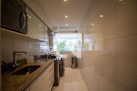 Apartamento à venda com 140m², 3 quartos e 2 vagas Apartamento à venda com 140m², 3 quartos e 2 vagasCozinha e Área de Serviço