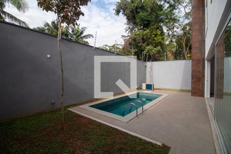 Casa à venda com 416m², 3 quartos e 2 vagas Casa à venda com 416m², 3 quartos e 2 vagasPiscina