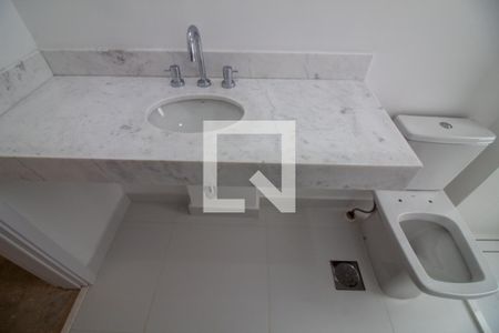 Casa à venda com 416m², 3 quartos e 2 vagas Casa à venda com 416m², 3 quartos e 2 vagasBanheiro