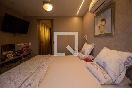 Apartamento à venda com 205m², 4 quartos e 2 vagas Apartamento à venda com 205m², 4 quartos e 2 vagasSuíte