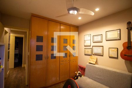 Apartamento à venda com 205m², 4 quartos e 2 vagas Apartamento à venda com 205m², 4 quartos e 2 vagasQuarto 1