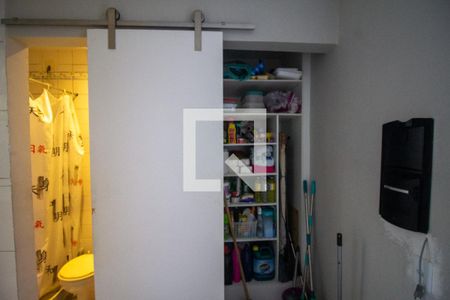 Apartamento à venda com 205m², 4 quartos e 2 vagas Apartamento à venda com 205m², 4 quartos e 2 vagasCozinha e Área de Serviço