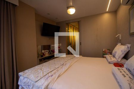 Apartamento à venda com 205m², 4 quartos e 2 vagas Apartamento à venda com 205m², 4 quartos e 2 vagasSuíte