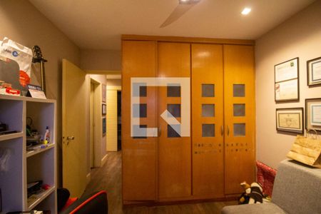 Apartamento à venda com 205m², 4 quartos e 2 vagas Apartamento à venda com 205m², 4 quartos e 2 vagasQuarto 1