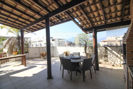 Apartamento à venda com 318m², 3 quartos e 2 vagasTerraço