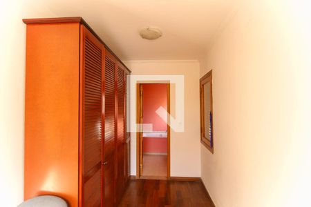 Casa à venda com 302m², 6 quartos e 3 vagas Casa à venda com 302m², 6 quartos e 3 vagasQuarto 1
