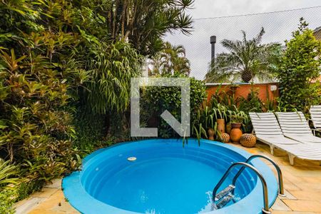 Casa à venda com 210m², 3 quartos e 2 vagasPiscina