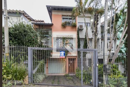Casa à venda com 210m², 3 quartos e 2 vagasFachada