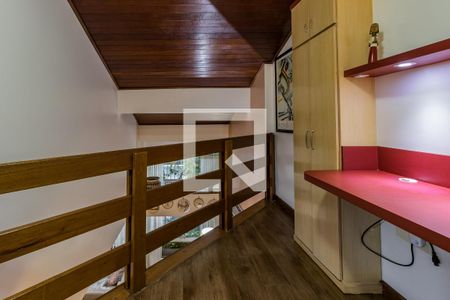 Casa à venda com 210m², 3 quartos e 2 vagasEscritório