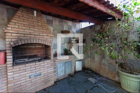 Casa à venda com 136m², 3 quartos e 4 vagas