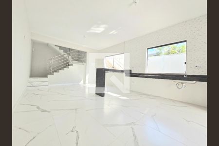 Casa à venda com 140m², 3 quartos e 2 vagasCozinha americana e sala