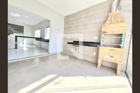 Casa à venda com 140m², 3 quartos e 2 vagasChurrasqueira