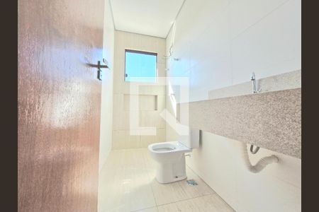 Casa à venda com 140m², 3 quartos e 2 vagasBanheiro da Suíte