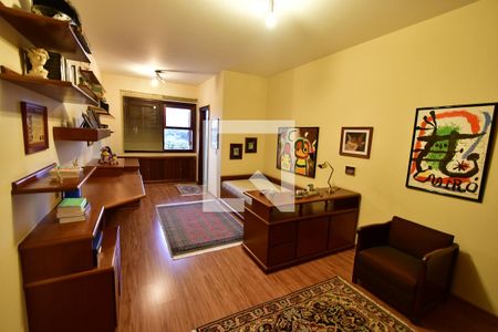 Casa à venda com 986m², 7 quartos e 10 vagasQuarto 4 - Suíte