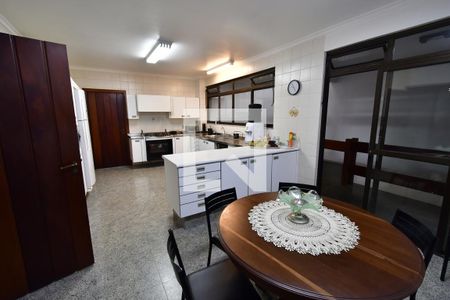 Casa à venda com 986m², 7 quartos e 10 vagasCozinha
