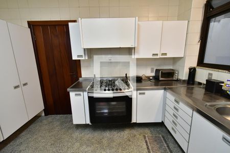Casa à venda com 986m², 7 quartos e 10 vagasCozinha