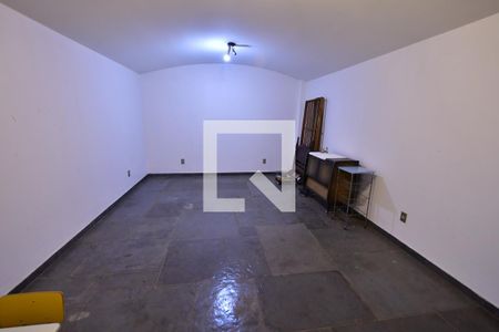 Casa à venda com 986m², 7 quartos e 10 vagasAdega