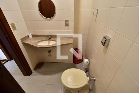 Casa à venda com 986m², 7 quartos e 10 vagasBanheiro de serviço