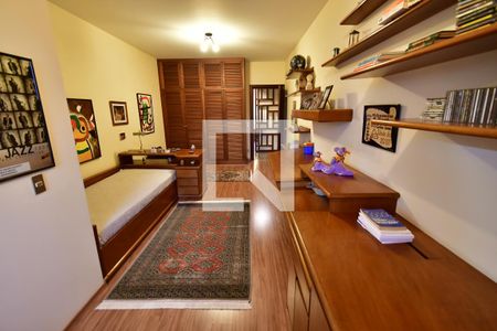 Casa à venda com 986m², 7 quartos e 10 vagasQuarto 4 - Suíte