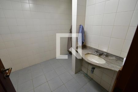 Casa à venda com 986m², 7 quartos e 10 vagasBanheiro / Vestiário