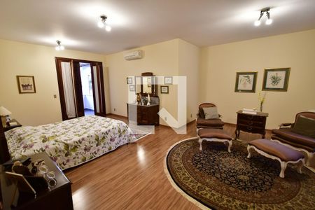 Casa à venda com 986m², 7 quartos e 10 vagasQuarto 1 - Suíte