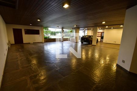 Casa à venda com 986m², 7 quartos e 10 vagasSalão / Garagem