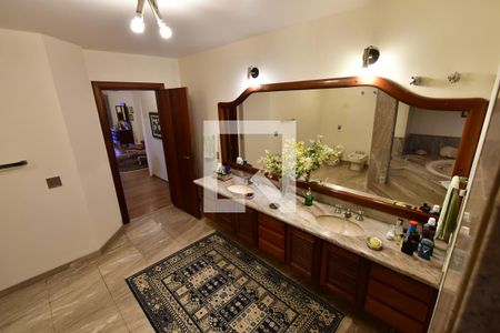 Casa à venda com 986m², 7 quartos e 10 vagasBanheiro 1 - Suíte