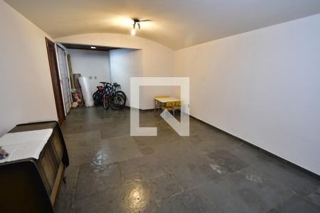 Casa à venda com 986m², 7 quartos e 10 vagasAdega