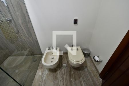 Casa à venda com 986m², 7 quartos e 10 vagasBanheiro 4 - Suíte