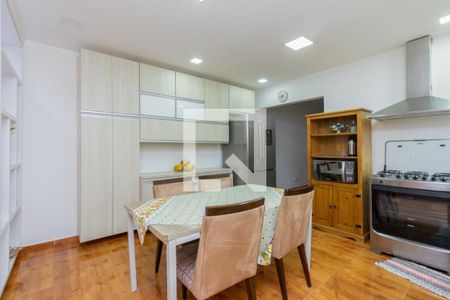 Casa à venda com 336m², 3 quartos e 4 vagas