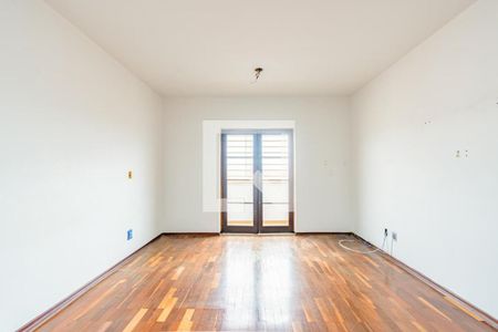 Casa à venda com 240m², 3 quartos e 4 vagas